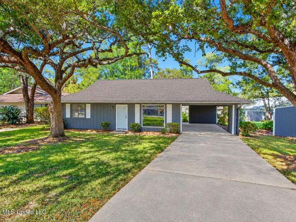 4 Wilderness Run, Diamondhead, MS 39525