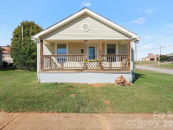 216 N Brady Avenue , Newton, NC 28658