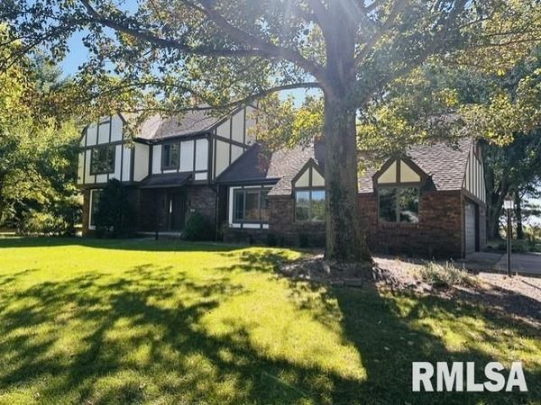 107 Edlen Lane, Jacksonville, IL 62650