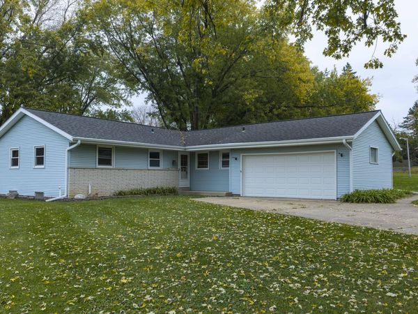 N101W15358 Starlite Dr, Germantown, WI 53022