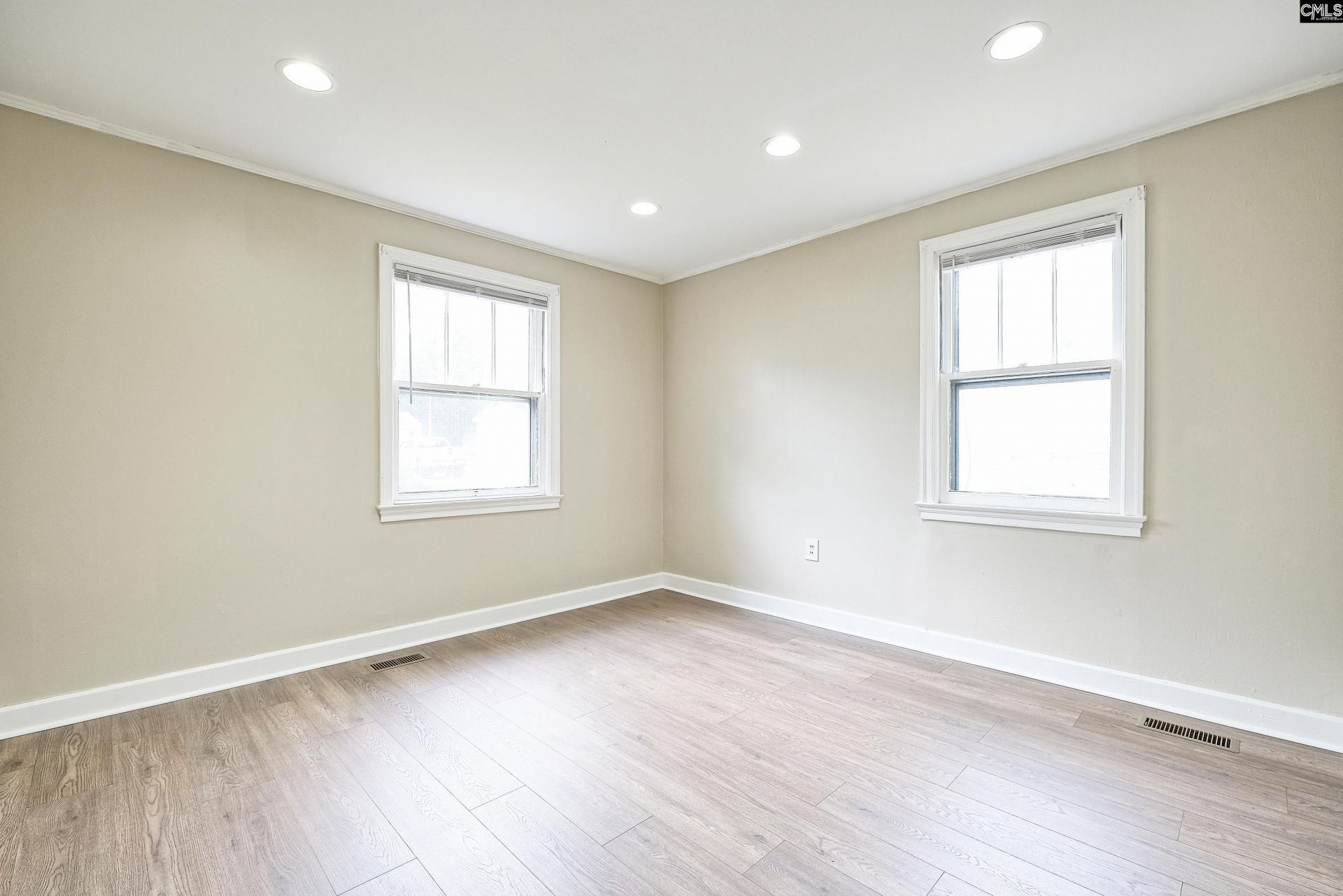 920 Berry St  Photo 24
