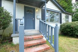 920 Berry St  photo 4