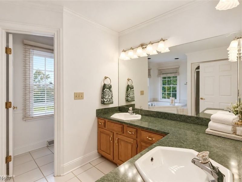 495 North Street , Chagrin Falls, OH 44022 Photo 21