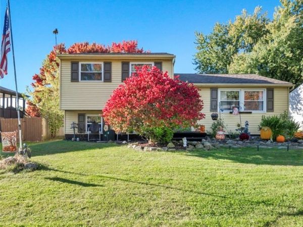 702 Oberlin Place , Austintown, OH 44515