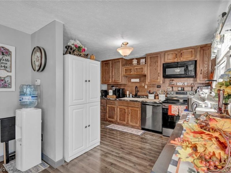 702 Oberlin Place, Austintown, OH 44515 Photo 10