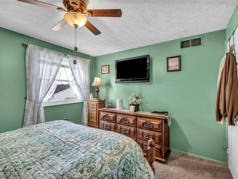 702 Oberlin Place, Austintown, OH 44515 Photo 16