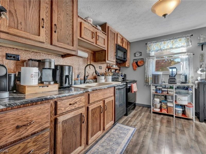 702 Oberlin Place, Austintown, OH 44515 Photo 8