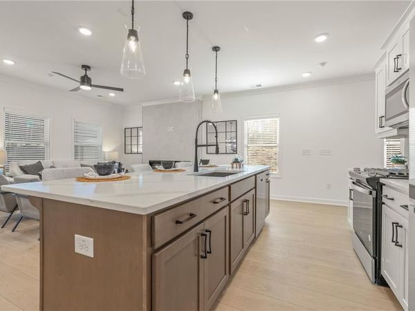 684 Sunstone Lane , Lawrenceville, GA 30043