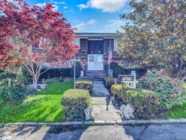 30 Gaffney Street , Glen Cove, NY 11542