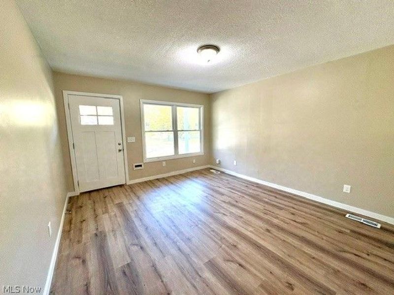 2193 33rd Street E, Cleveland, OH 44115 Photo 2