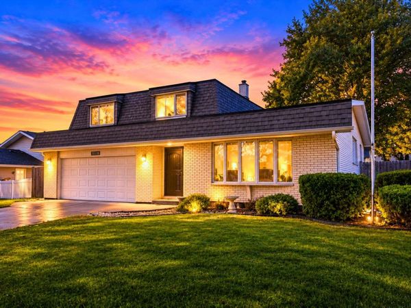 907 Lark Street , Peotone, IL 60468