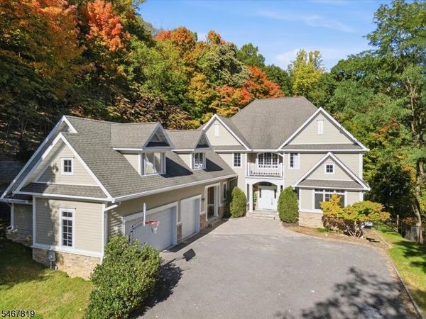 8 Chapel Hill Ct, Cedar Grove, NJ 07009