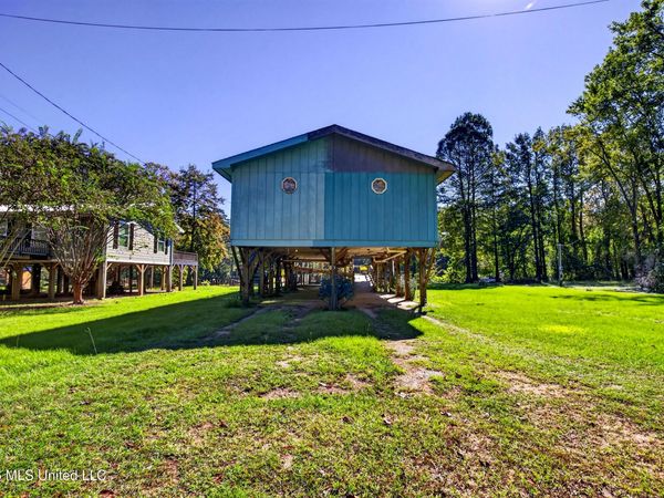 124 Lake Drive, Lucedale, MS 39452