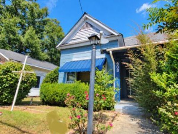 909 Avenue, McComb, MS 39648