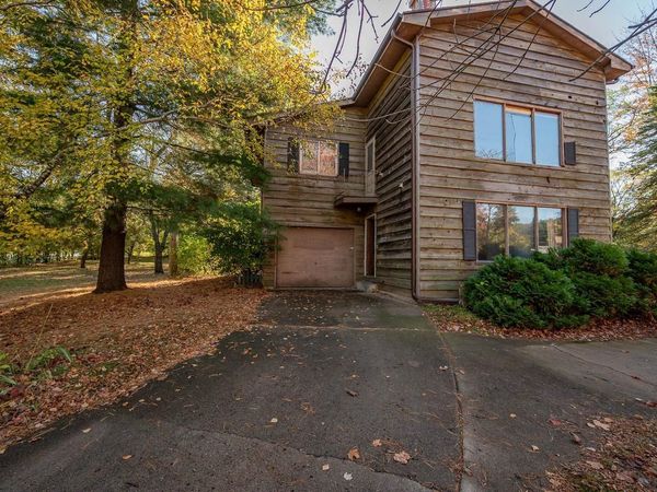 1932 BLUEBERRY LANE, Green Bay, WI 54304