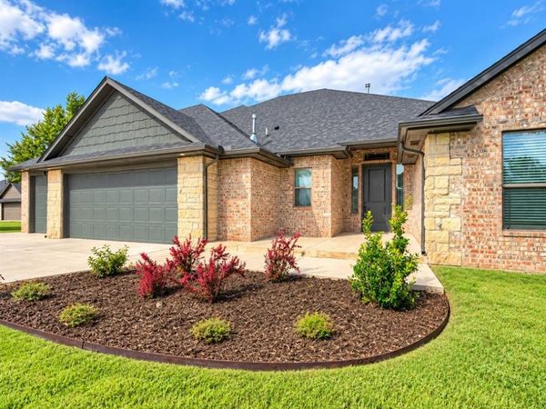 9070 Oak Tree Circle, Edmond, OK 73025