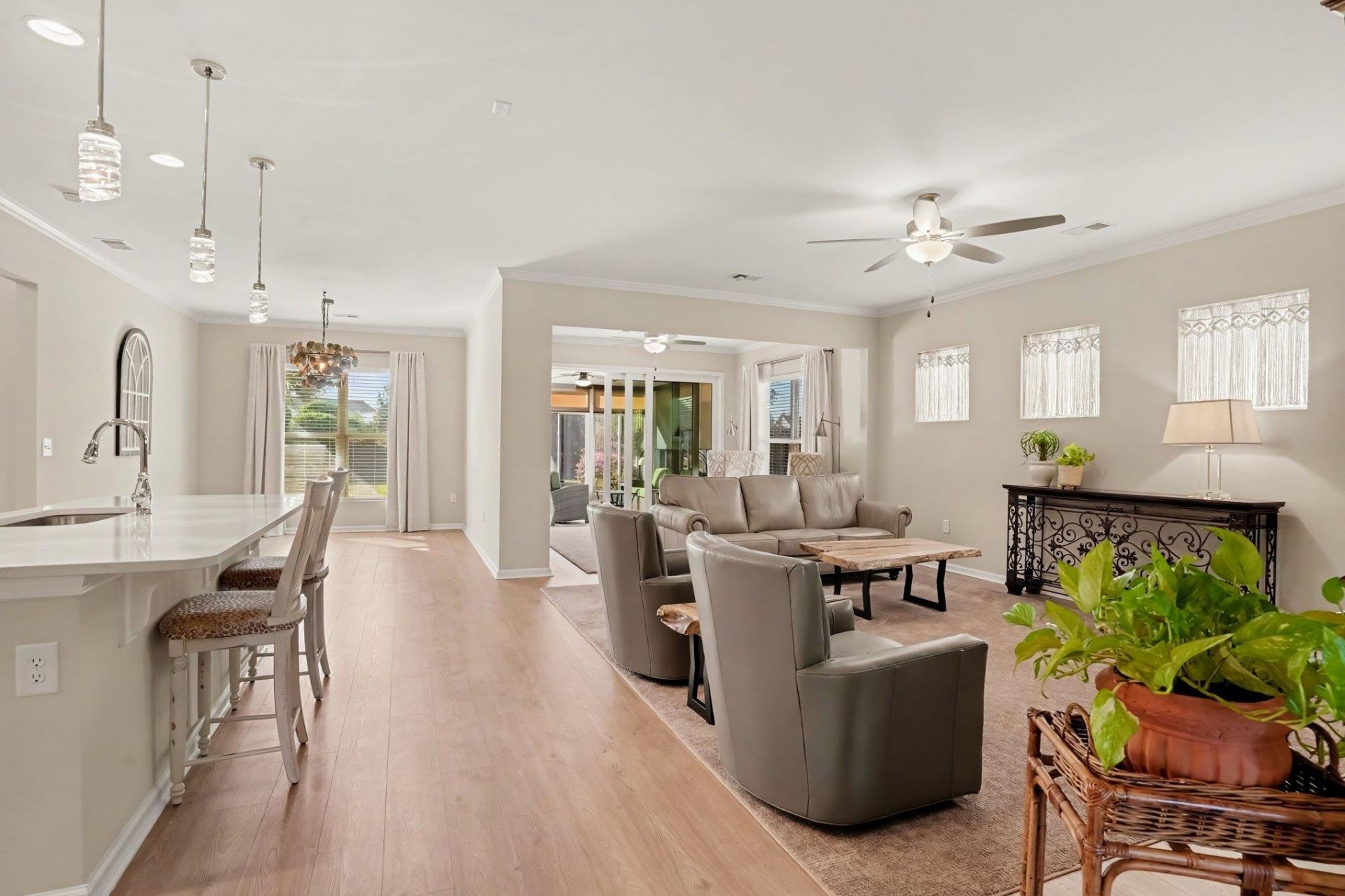 6578 Sabbioni St. Photo 10