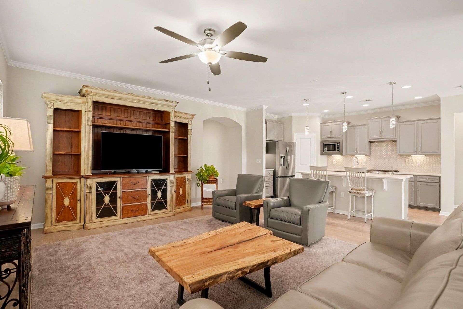 6578 Sabbioni St. Photo 8