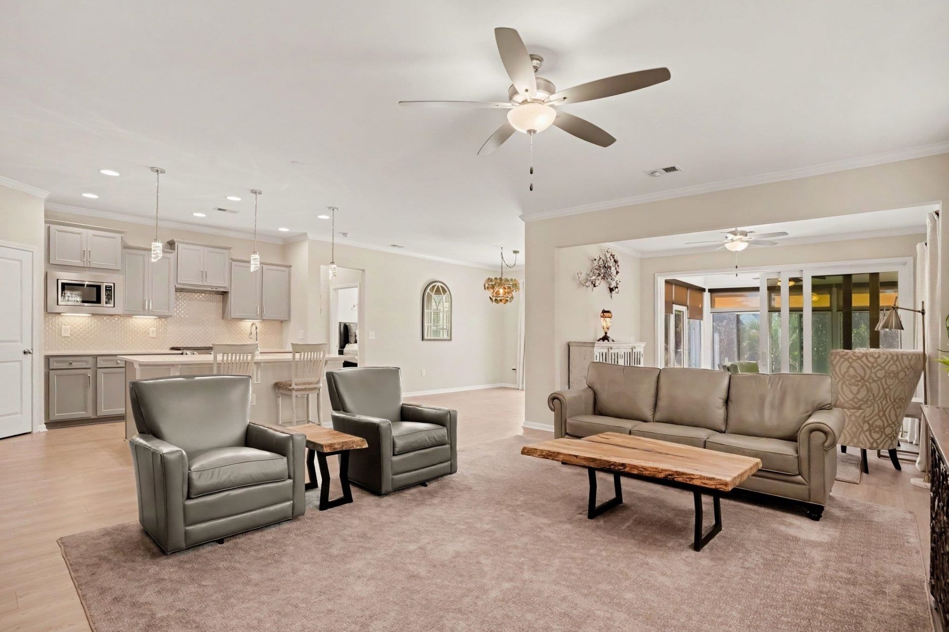 6578 Sabbioni St. Photo 9