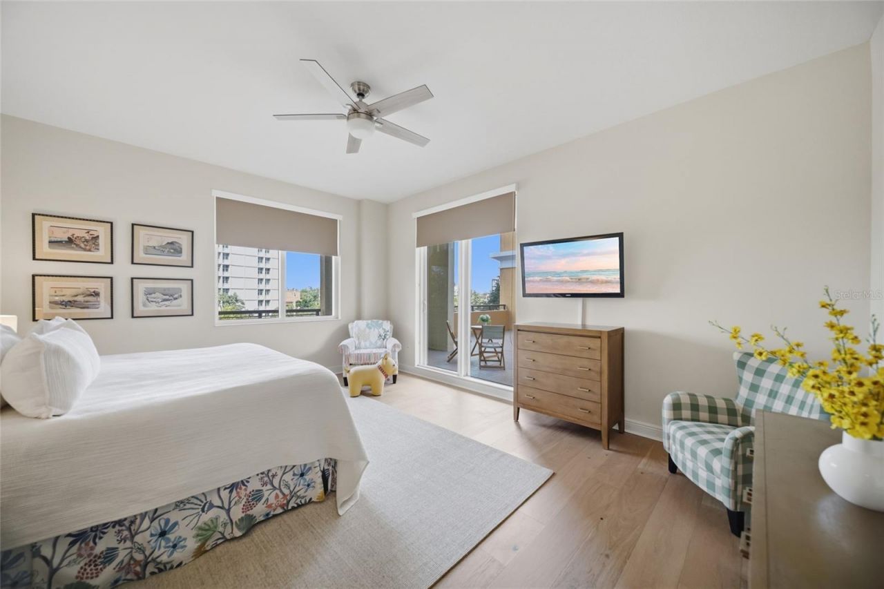 800 N Tamiami Trail, Unit 201, Sarasota, FL 34236 Photo