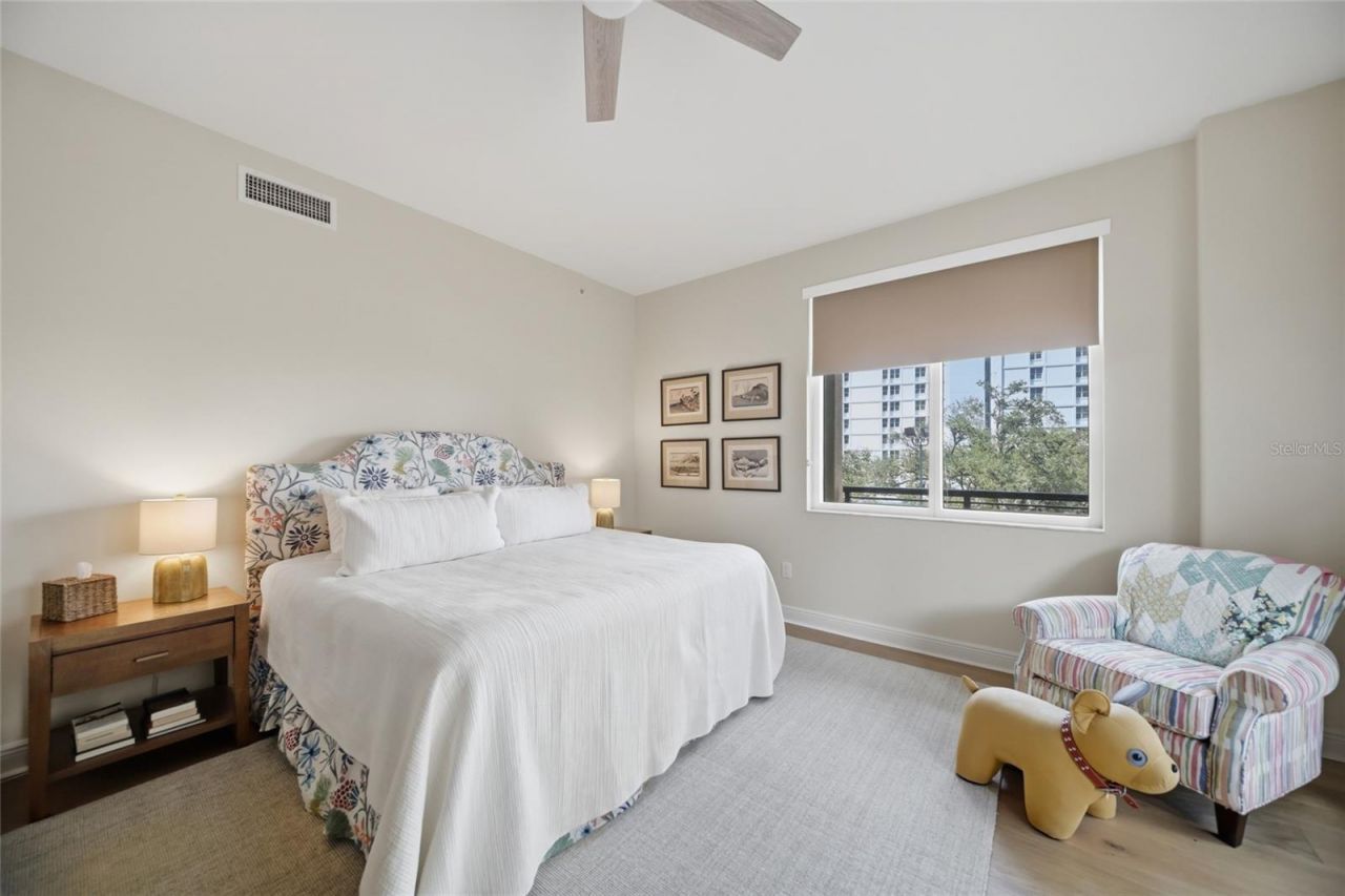 800 N Tamiami Trail, Unit 201, Sarasota, FL 34236 Photo