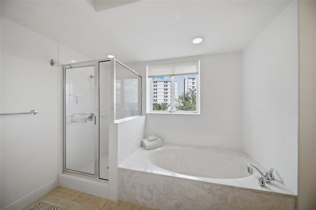 800 N Tamiami Trail, Unit 201, Sarasota, FL 34236 Photo