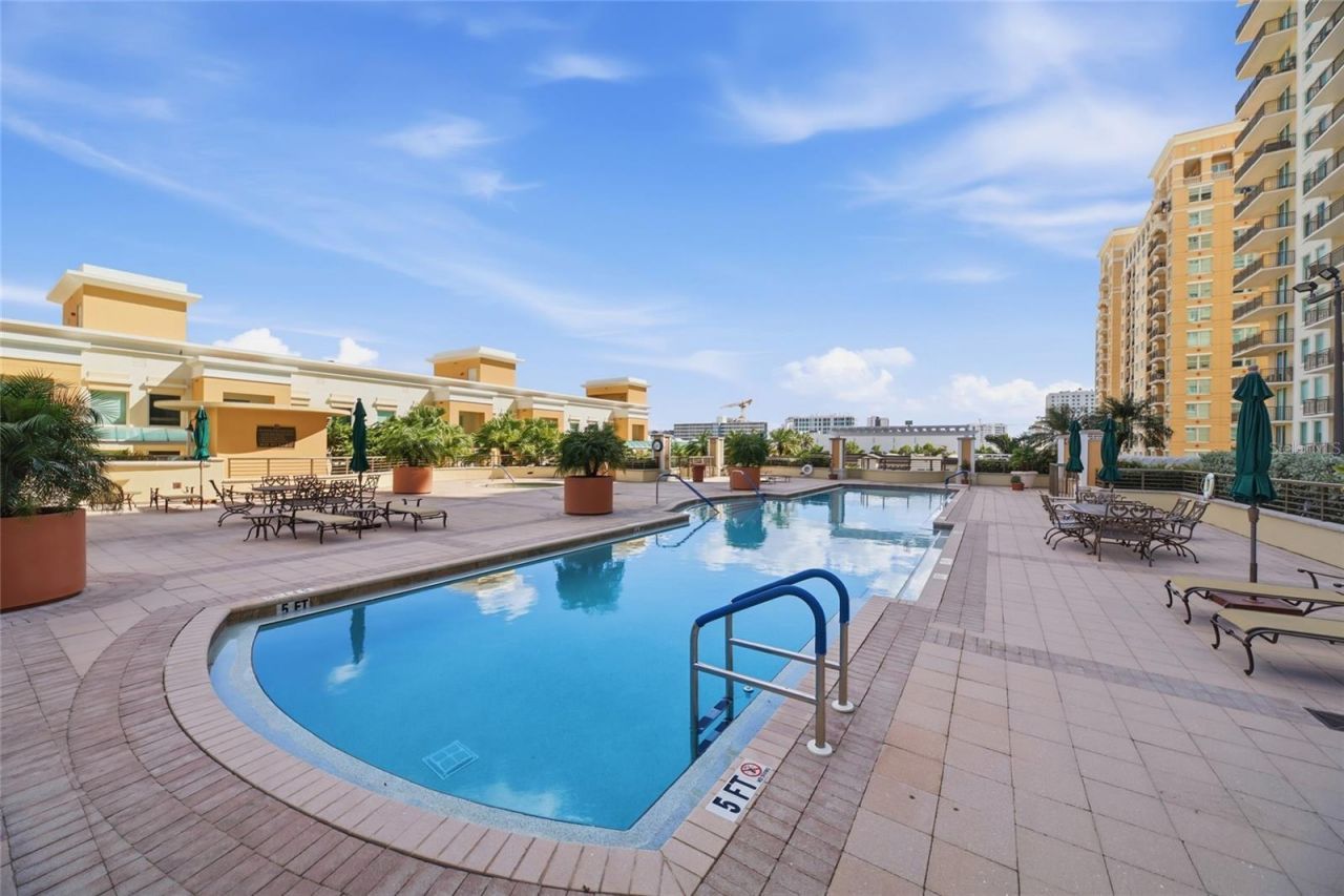 800 N Tamiami Trail, Unit 201, Sarasota, FL 34236 Photo