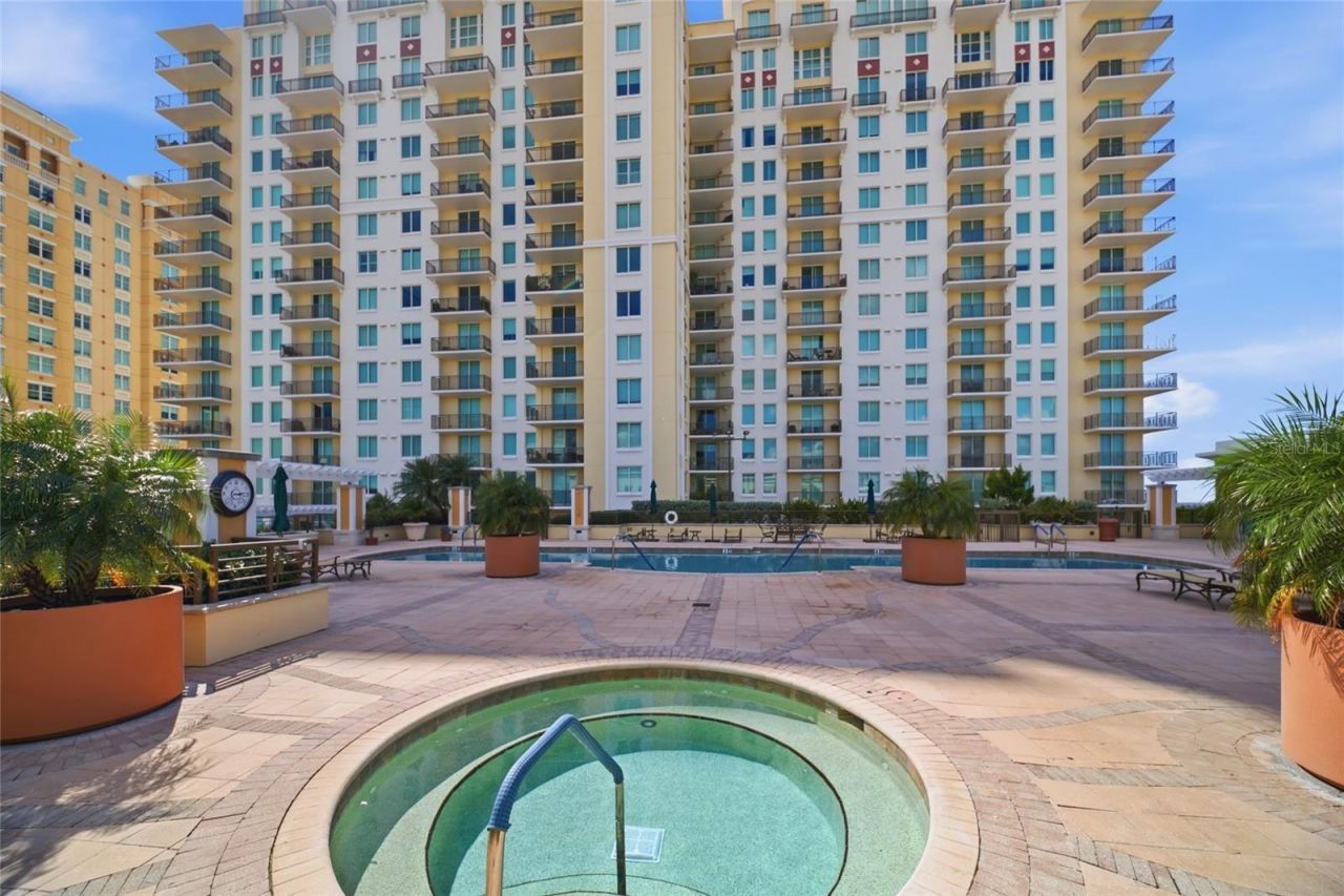 800 N Tamiami Trail, Unit 201, Sarasota, FL 34236 Photo