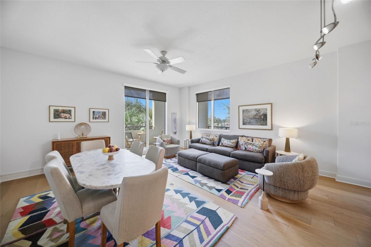 800 N Tamiami Trail, Unit 201, Sarasota, FL 34236 Photo