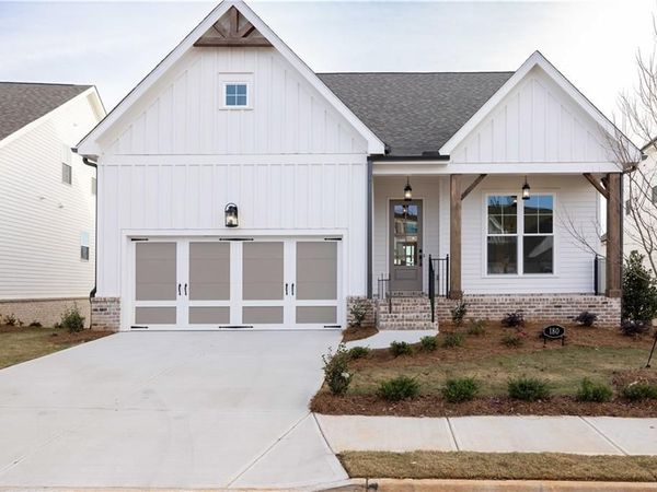 981 Eastman Court , Hoschton, GA 30548