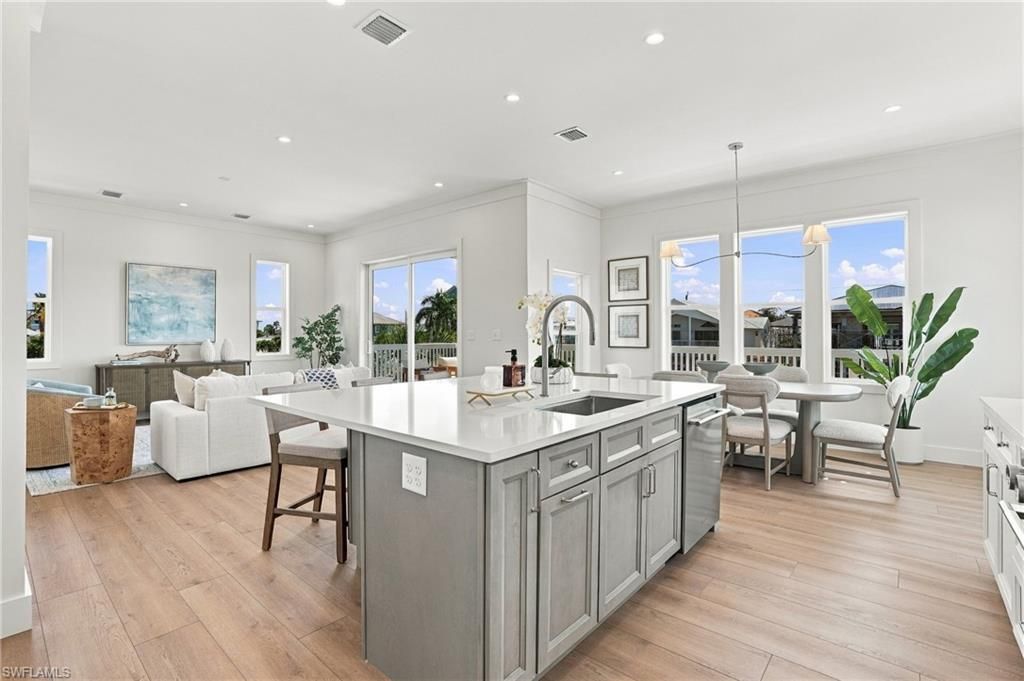 140 Bahia Via , Fort Myers Beach, FL 33931 Photo