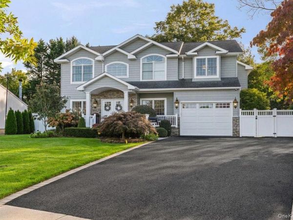 6 Perry Court , Syosset, NY 11791