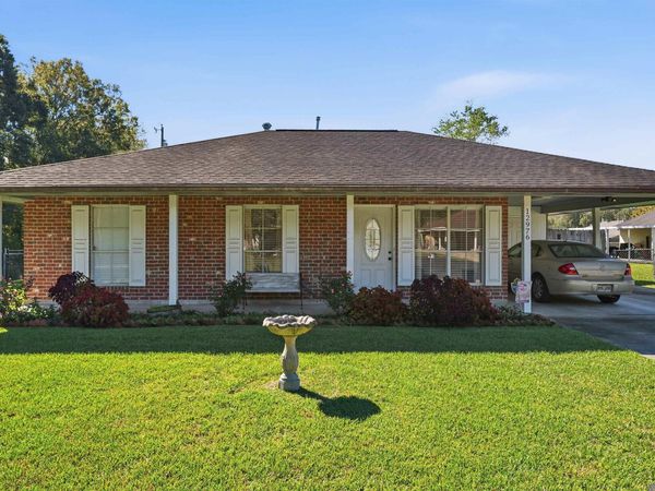 12976 N Oak Tree Dr, Baton Rouge, LA 70818