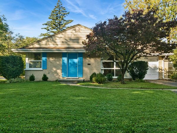 1100 Oxford Road , Deerfield, IL 60015