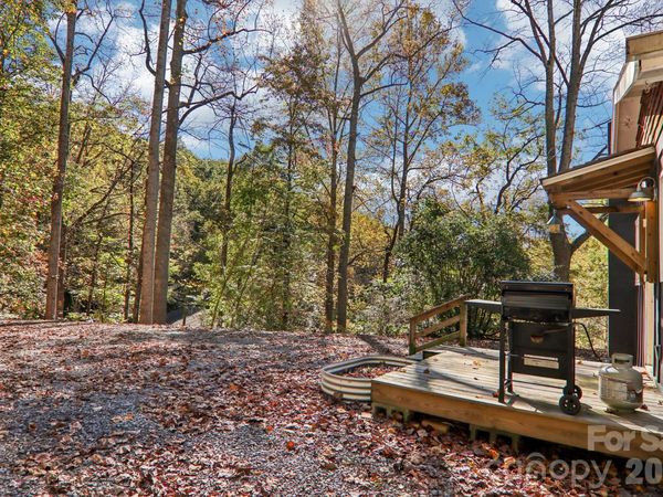 32 Viola Lane, Swannanoa, NC 28778