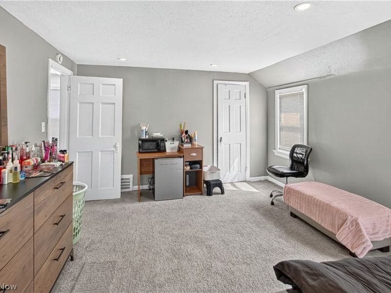 15715 Glendale Avenue, Cleveland, OH 44128 Photo 10