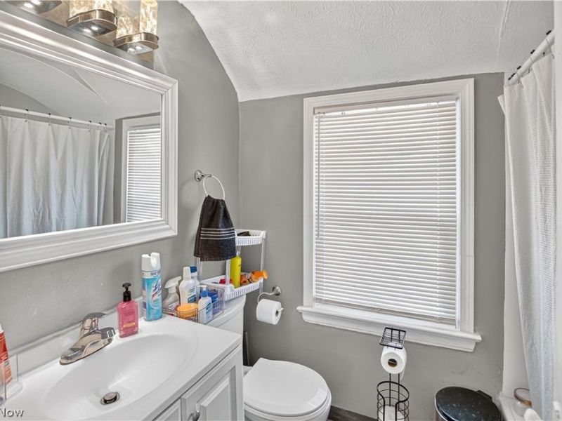 15715 Glendale Avenue, Cleveland, OH 44128 Photo 11