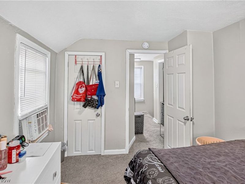 15715 Glendale Avenue, Cleveland, OH 44128 Photo 13