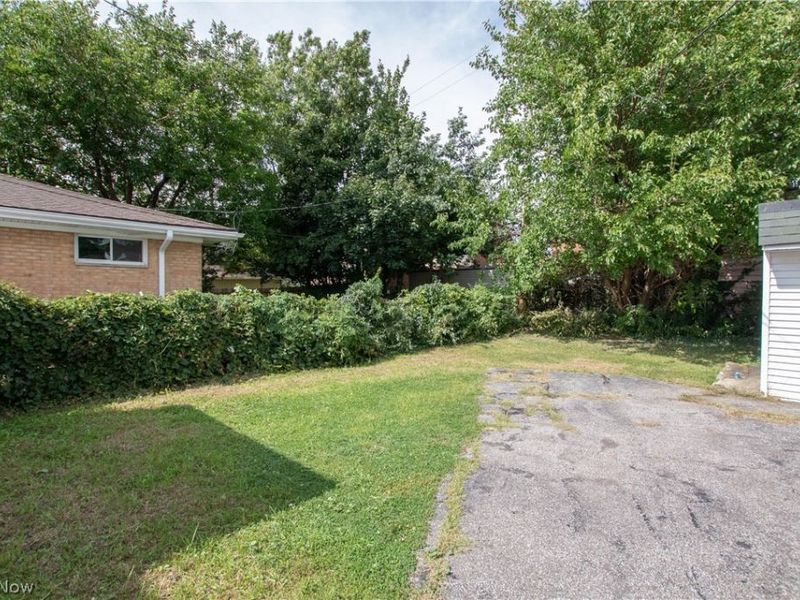 15715 Glendale Avenue, Cleveland, OH 44128 Photo 21