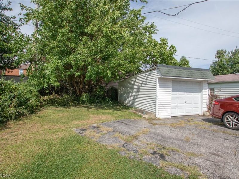 15715 Glendale Avenue, Cleveland, OH 44128 Photo 22