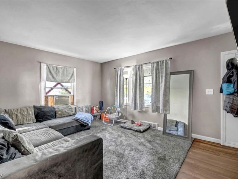 1755 E 36th Street, Lorain, OH 44055 Photo 8