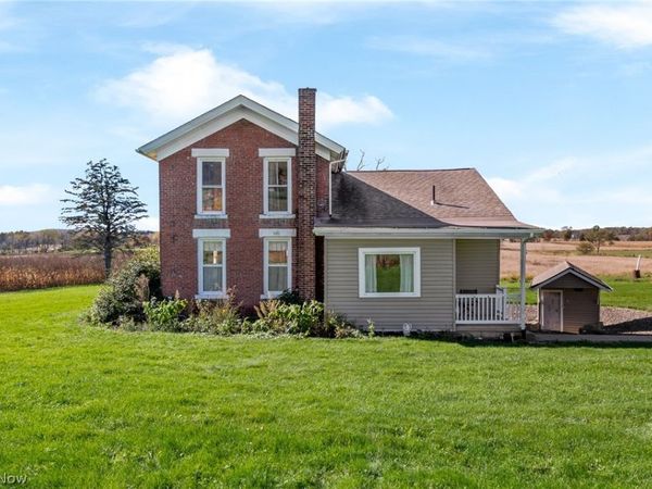 7385 Kemary Avenue SW, Navarre, OH 44662