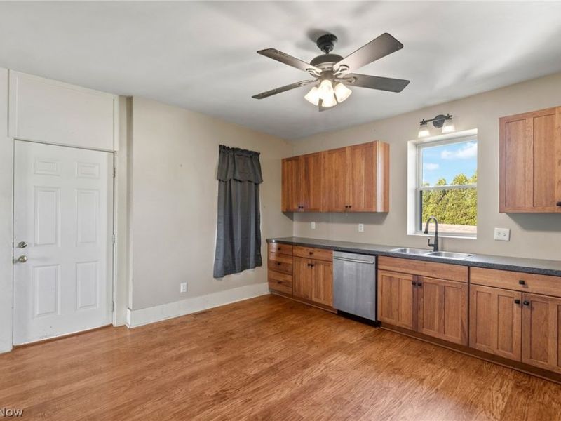 7385 Kemary Avenue SW, Navarre, OH 44662 Photo 10