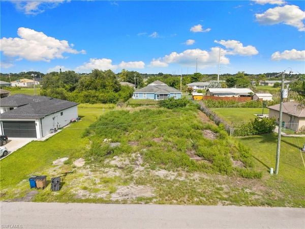 52 Joan AVE S, LEHIGH ACRES, FL 33976