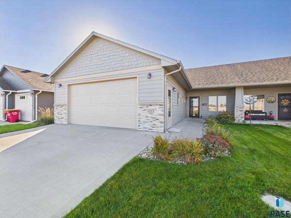 3915 E 68th St, Sioux Falls, SD 57108