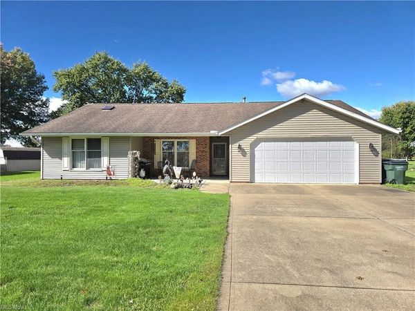 6215 Southview Drive , Nashport, OH 43830