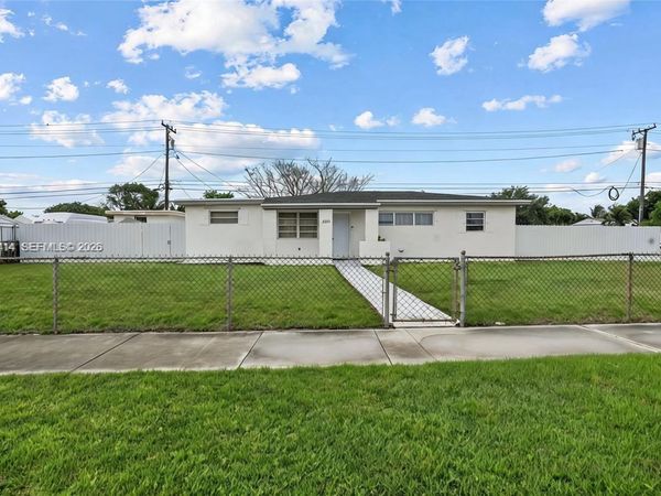 3330 NW 175th St , Miami Gardens, FL 33056