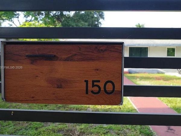 150 NW 44th St, Miami, FL 33127