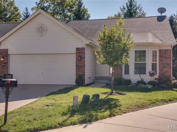 1360 Kensington Way Drive, Ellisville, MO 63011