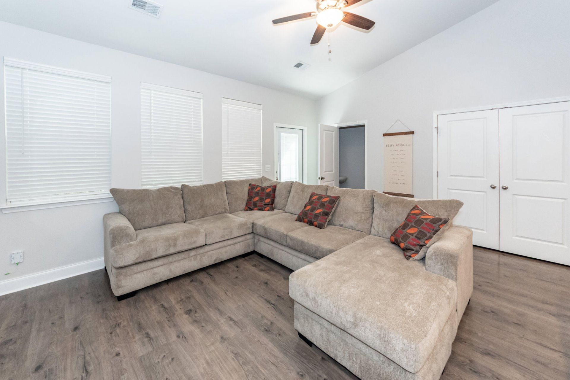 7789 Montview Road Photo 11